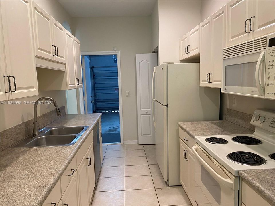 For Rent: $4,000 (2 beds, 2 baths, 1623 Square Feet)