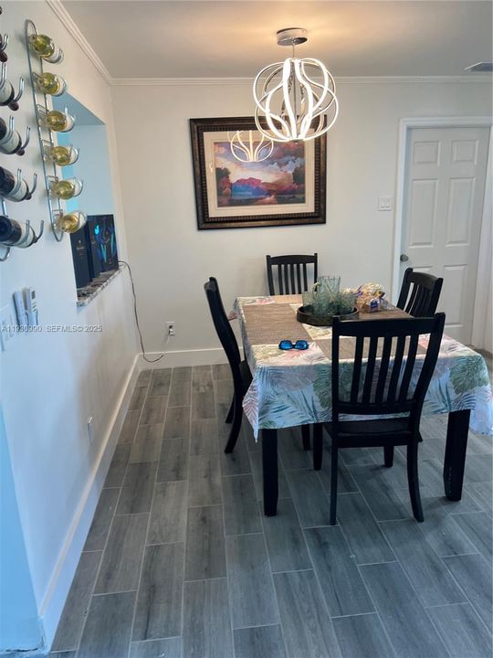 待售: $750,000 (3 贝兹, 2 浴室, 1850 平方英尺)