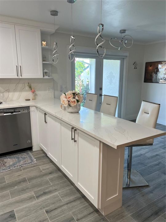 待售: $750,000 (3 贝兹, 2 浴室, 1850 平方英尺)