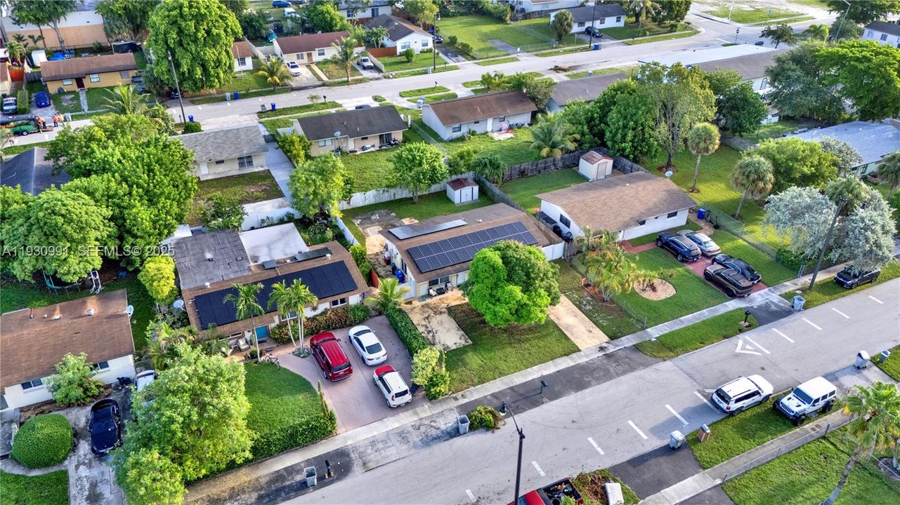 For Sale: $400,000 (3 beds, 2 baths, 1144 Square Feet)