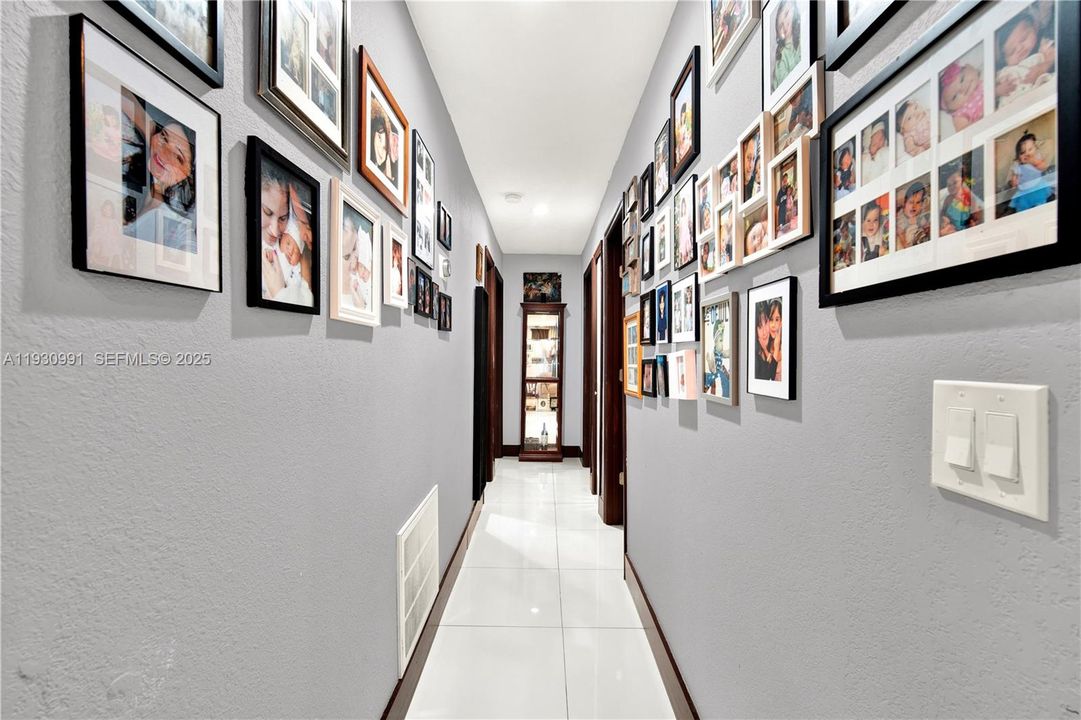 For Sale: $400,000 (3 beds, 2 baths, 1144 Square Feet)