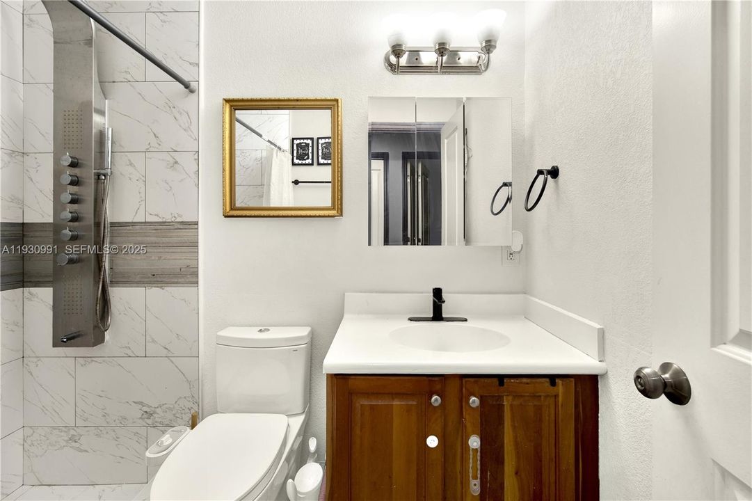 For Sale: $400,000 (3 beds, 2 baths, 1144 Square Feet)