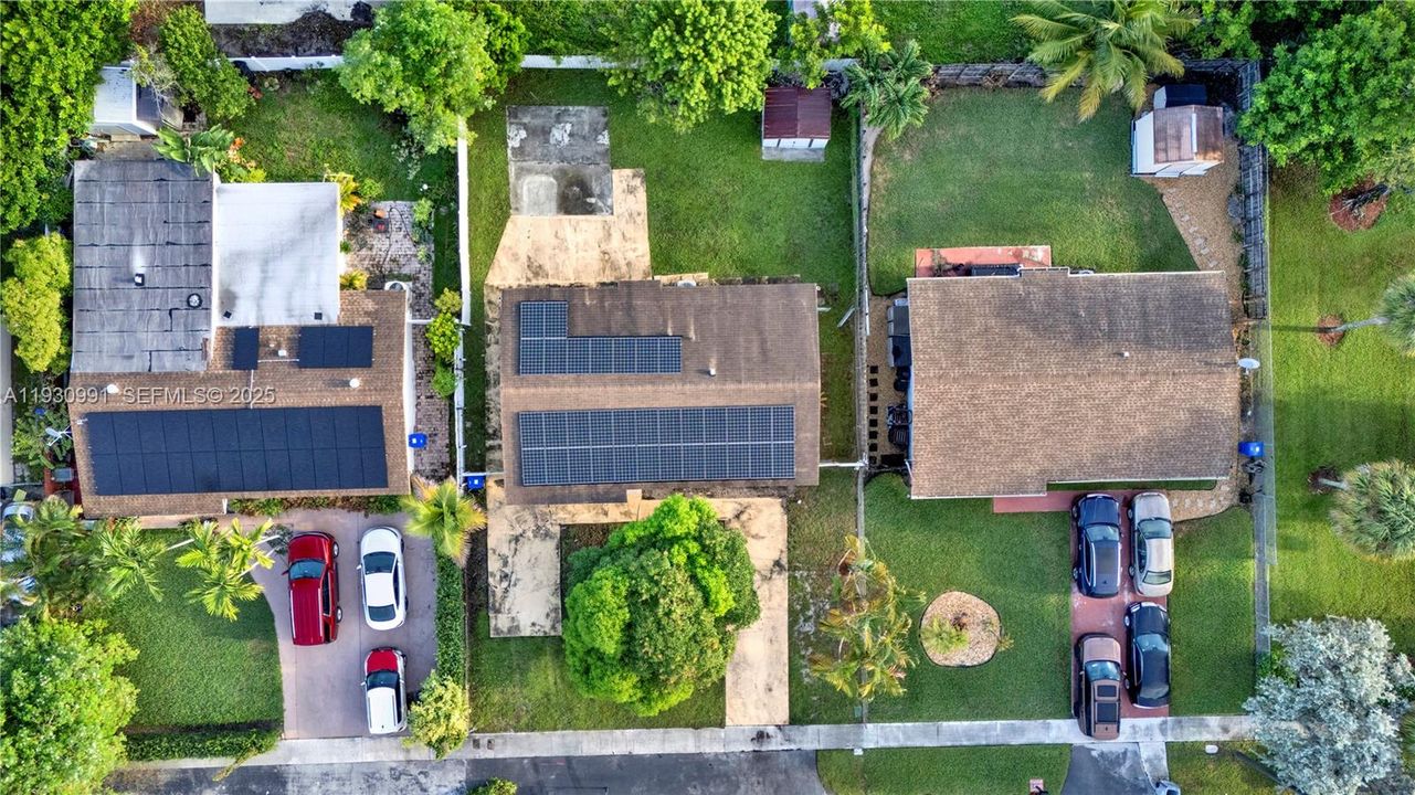 For Sale: $400,000 (3 beds, 2 baths, 1144 Square Feet)