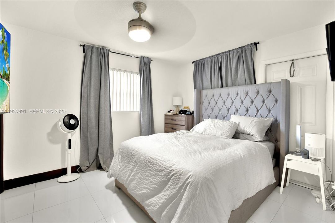 For Sale: $400,000 (3 beds, 2 baths, 1144 Square Feet)