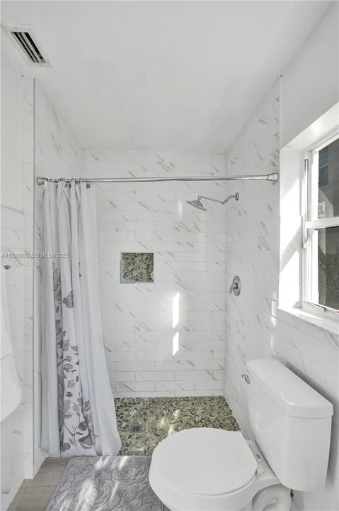 En Renta: $5,800 (5 camas, 3 baños, 3296 Pies cuadrados)