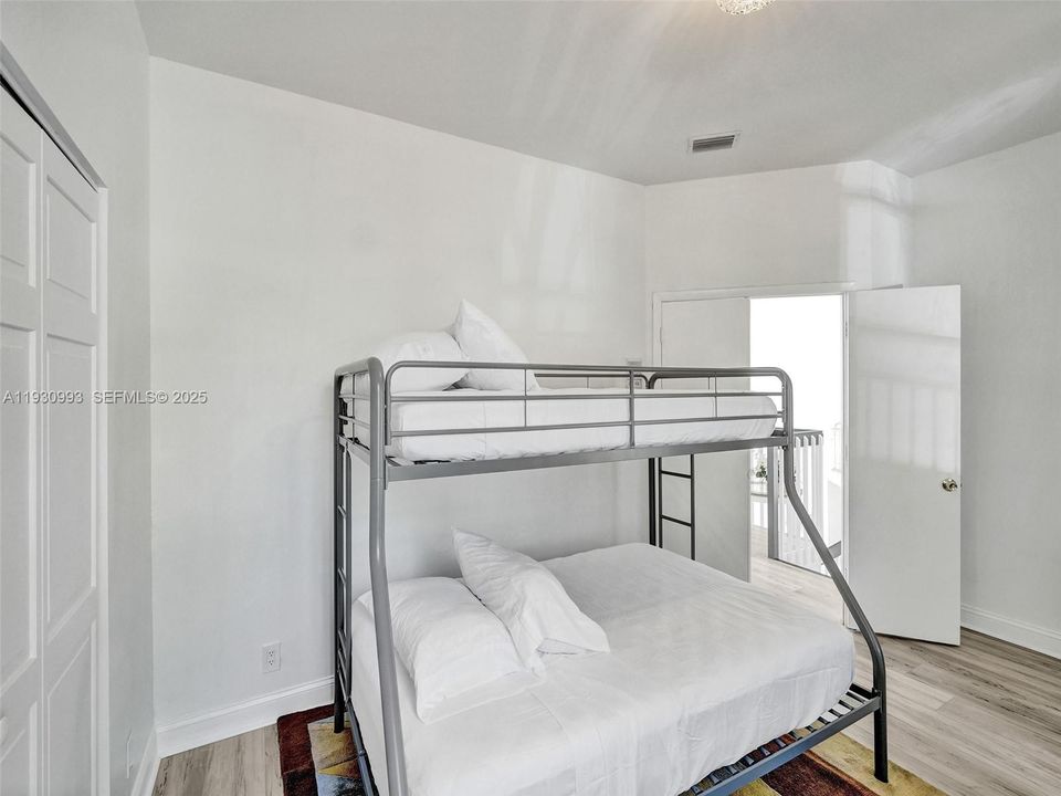 En Renta: $5,800 (5 camas, 3 baños, 3296 Pies cuadrados)