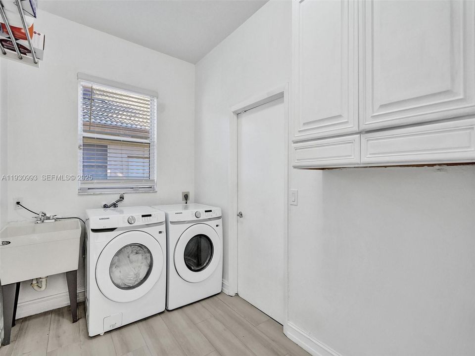 En Renta: $5,800 (5 camas, 3 baños, 3296 Pies cuadrados)