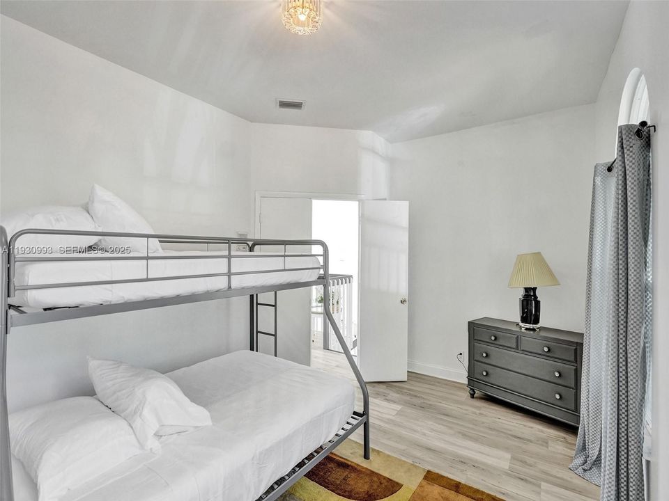 En Renta: $5,800 (5 camas, 3 baños, 3296 Pies cuadrados)