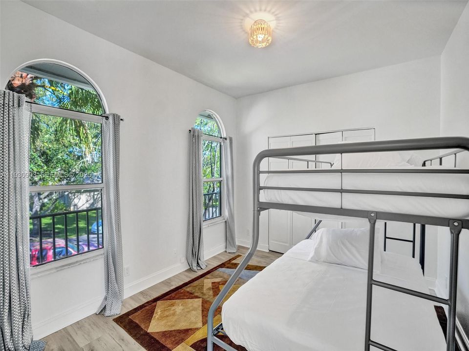 En Renta: $5,800 (5 camas, 3 baños, 3296 Pies cuadrados)