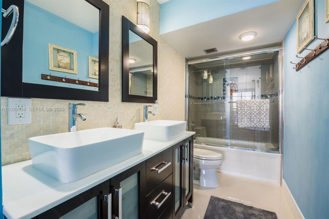 En Venta: $399,000 (2 camas, 2 baños, 1240 Pies cuadrados)