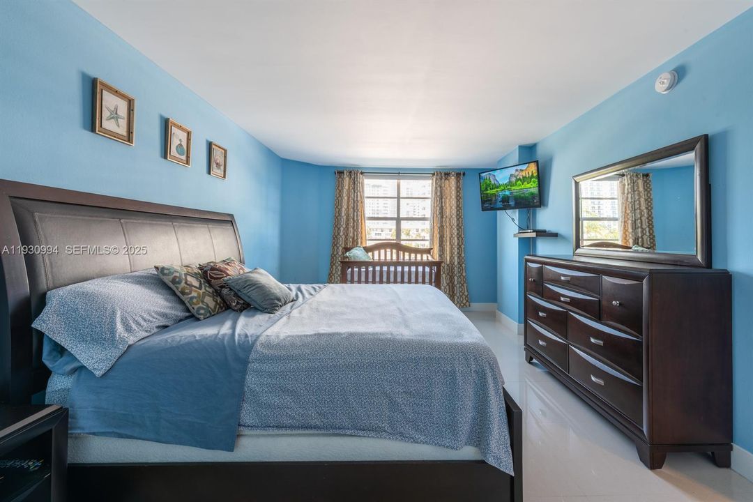 En Venta: $399,000 (2 camas, 2 baños, 1240 Pies cuadrados)