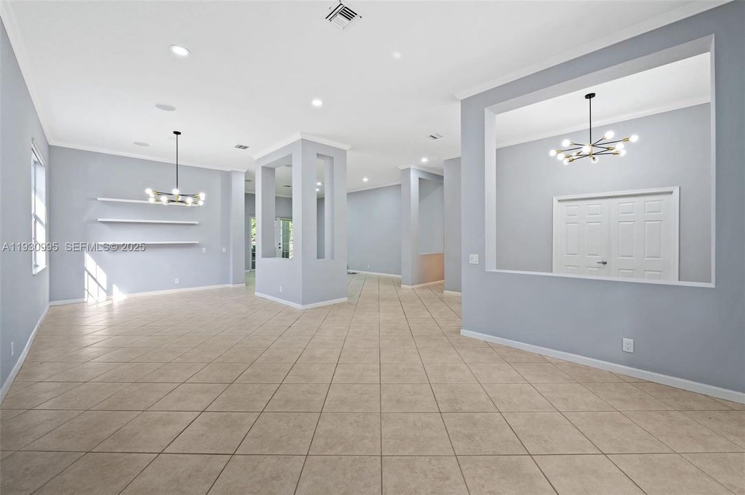 出租: $6,600 (4 贝兹, 2 浴室, 2674 平方英尺)