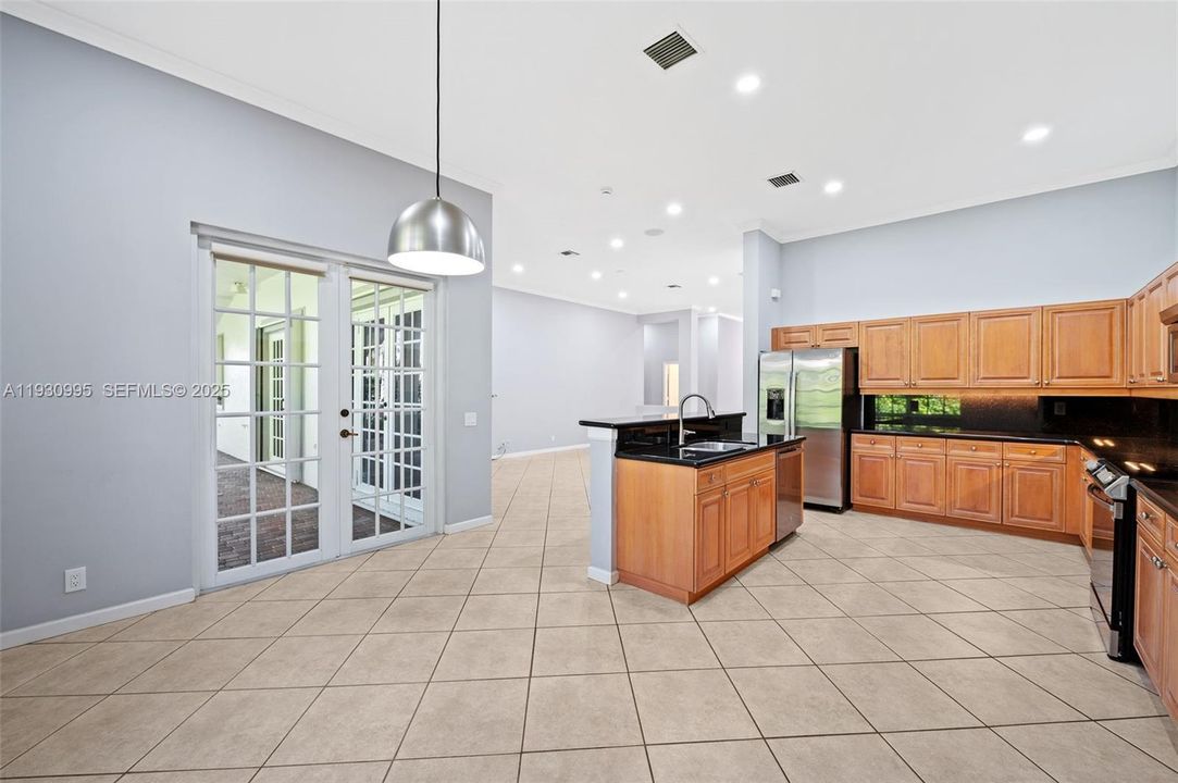 出租: $6,600 (4 贝兹, 2 浴室, 2674 平方英尺)