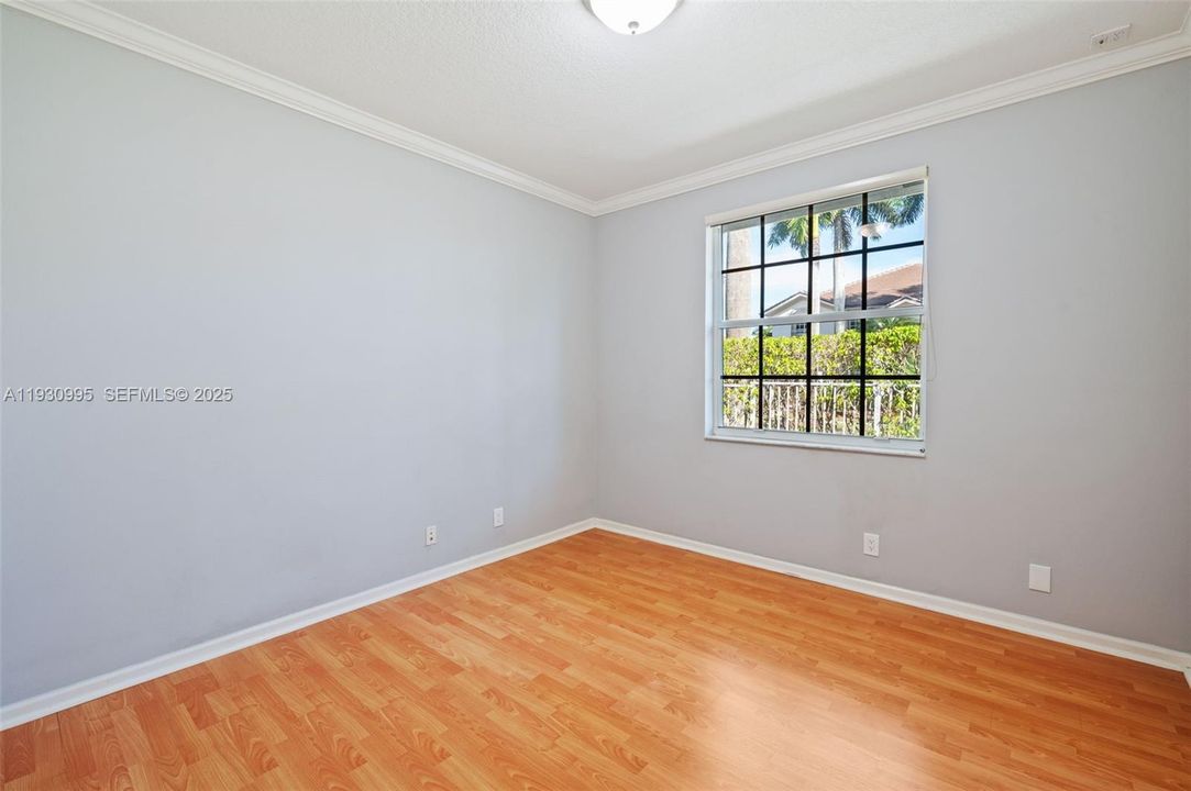 出租: $6,600 (4 贝兹, 2 浴室, 2674 平方英尺)