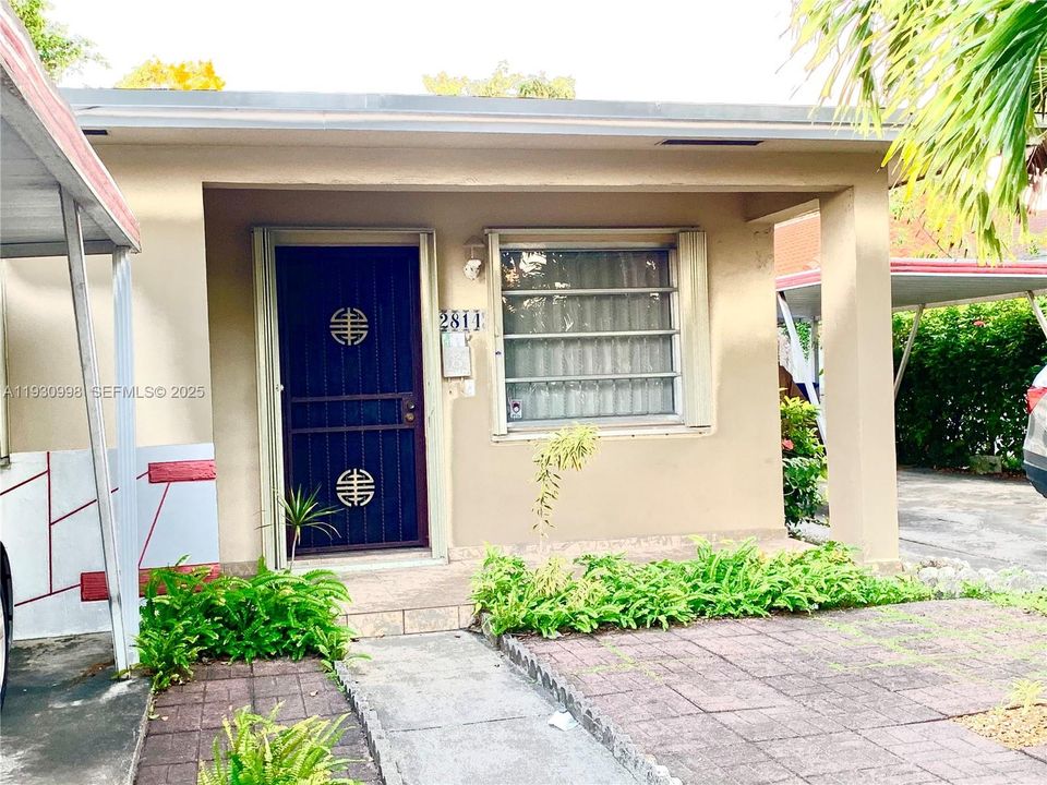 For Rent: $2,399 (2 beds, 1 baths, 2227 Square Feet)