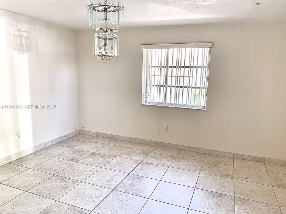 For Rent: $2,399 (2 beds, 1 baths, 2227 Square Feet)