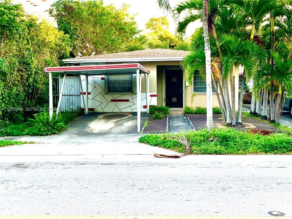 For Rent: $2,399 (2 beds, 1 baths, 2227 Square Feet)