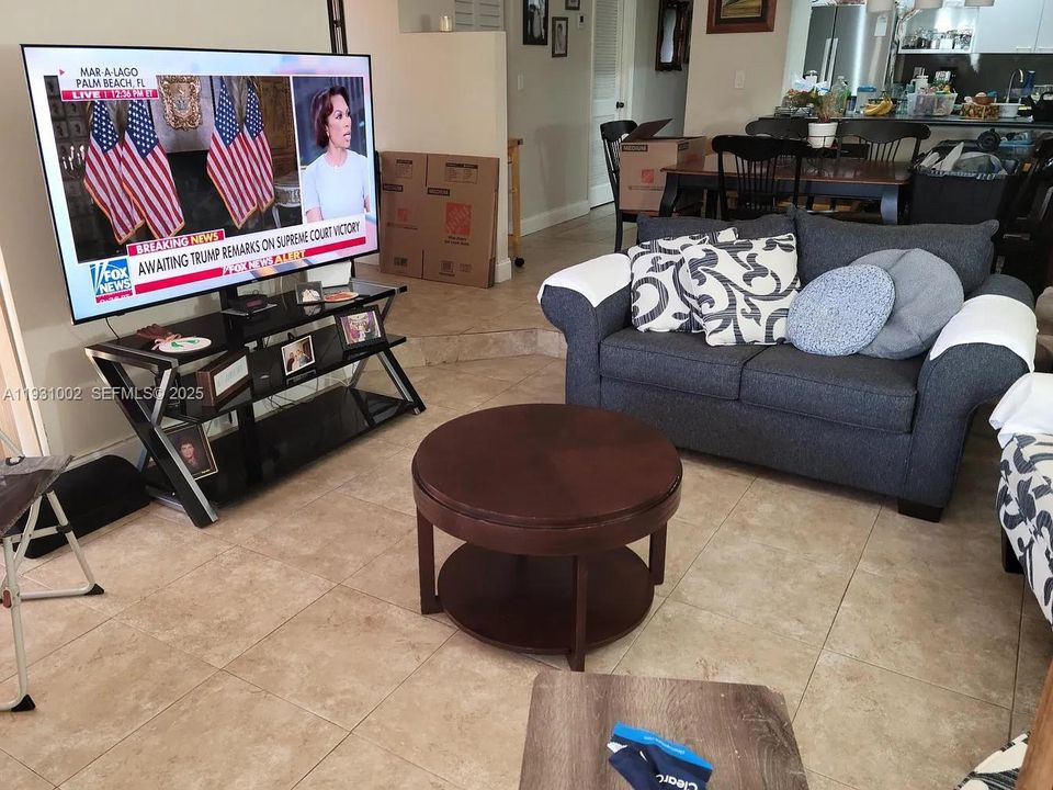 For Rent: $2,700 (2 beds, 2 baths, 1236 Square Feet)