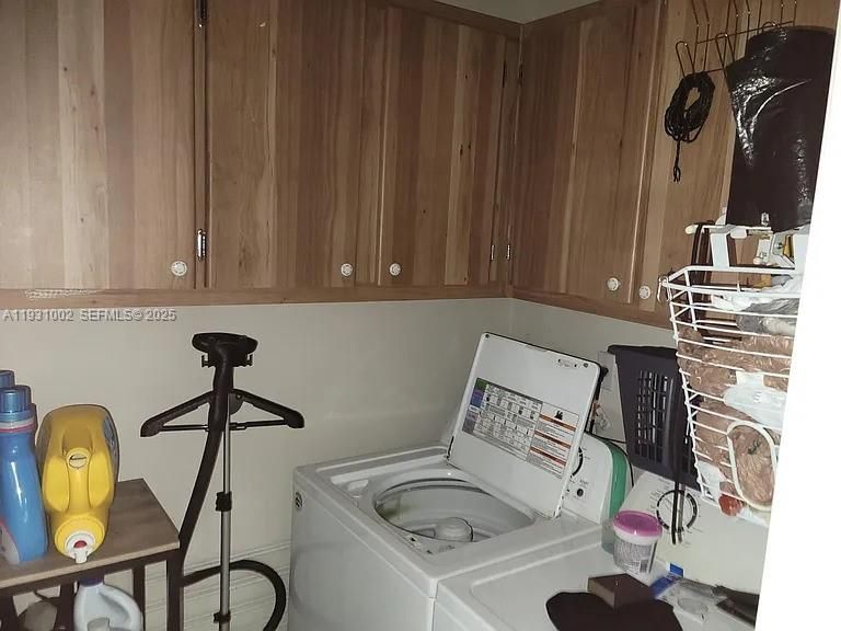 For Rent: $2,700 (2 beds, 2 baths, 1236 Square Feet)