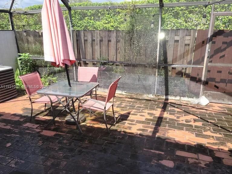 For Rent: $2,700 (2 beds, 2 baths, 1236 Square Feet)