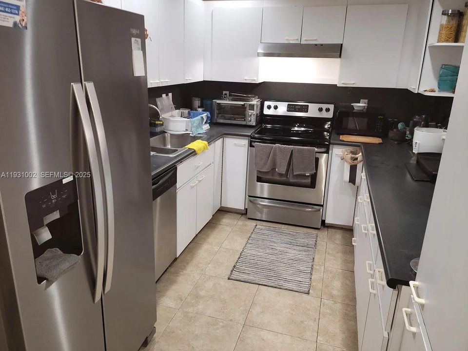 For Rent: $2,700 (2 beds, 2 baths, 1236 Square Feet)