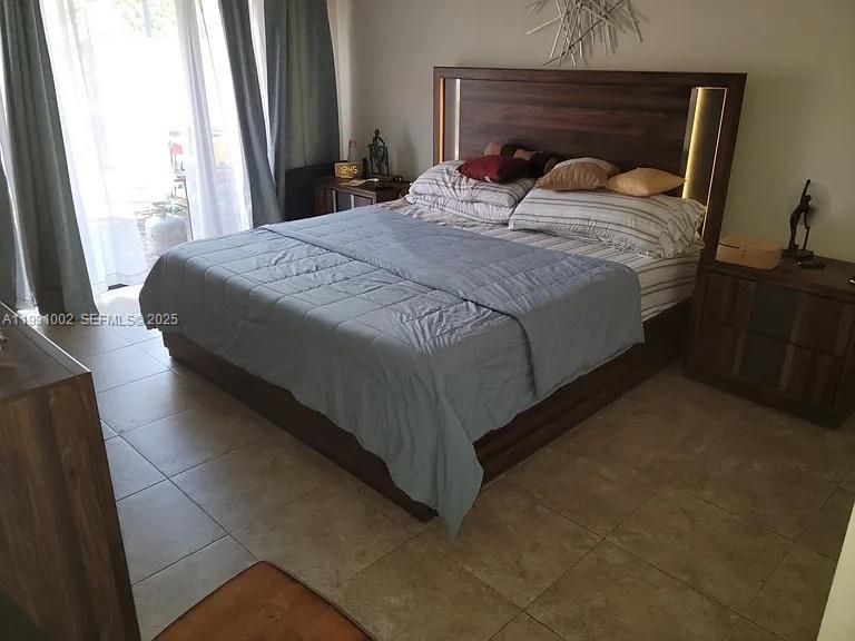 For Rent: $2,700 (2 beds, 2 baths, 1236 Square Feet)