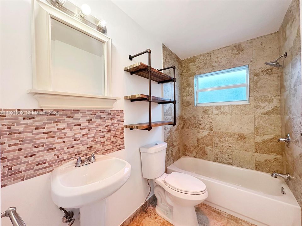 For Rent: $2,500 (1 beds, 1 baths, 600 Square Feet)