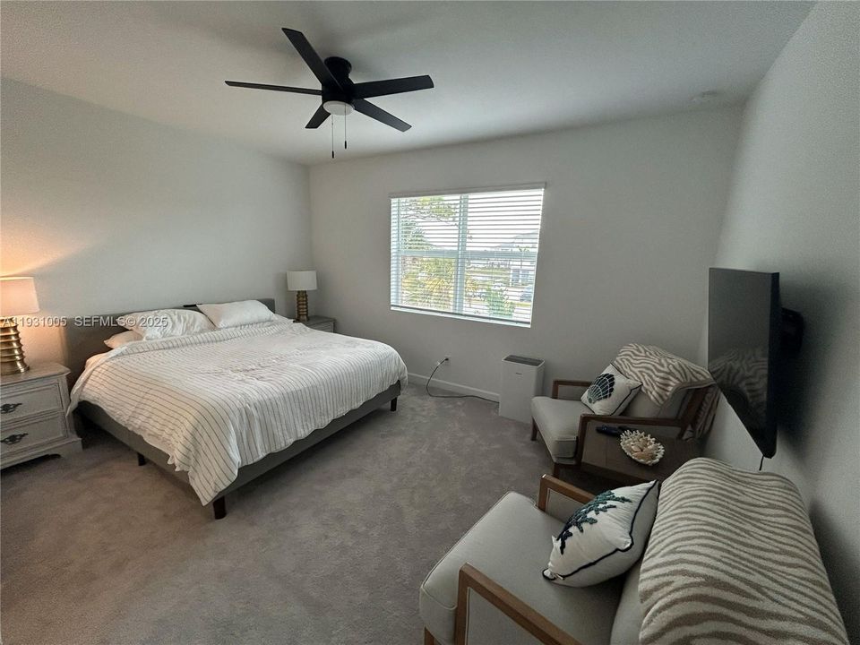 For Rent: $2,500 (3 beds, 2 baths, 1632 Square Feet)