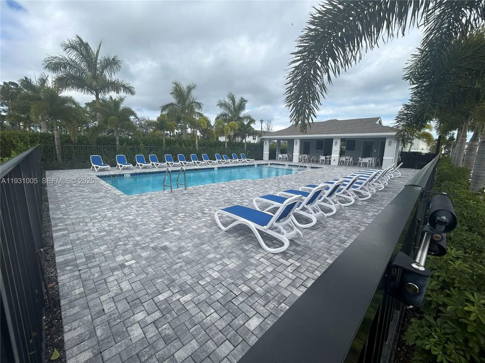 For Rent: $2,500 (3 beds, 2 baths, 1632 Square Feet)