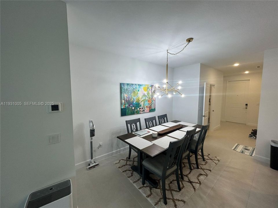 For Rent: $2,500 (3 beds, 2 baths, 1632 Square Feet)