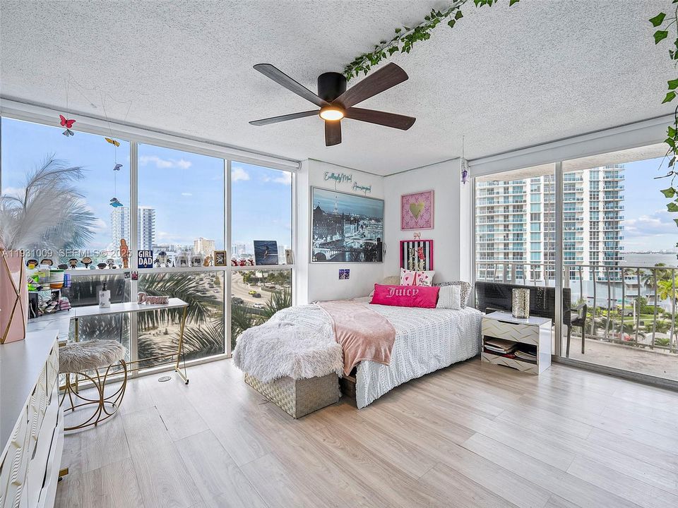 На продажу: $525,000 (2 спален, 2 ванн, 1061 Квадратных фут)