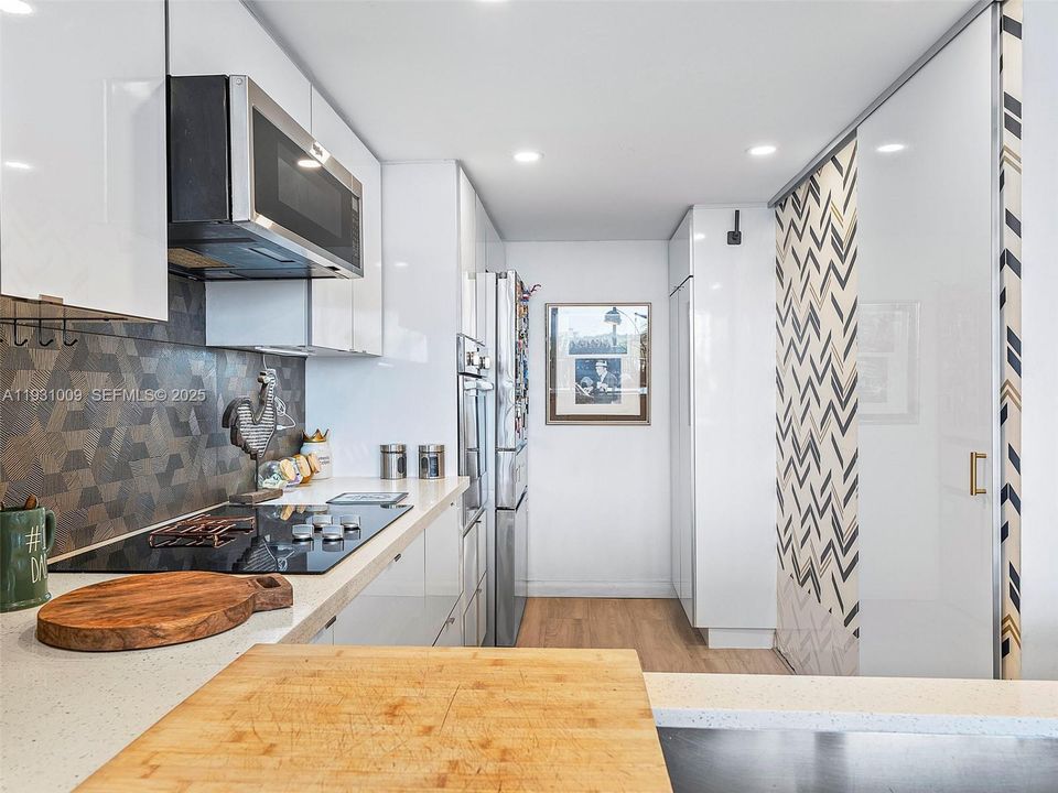 На продажу: $525,000 (2 спален, 2 ванн, 1061 Квадратных фут)