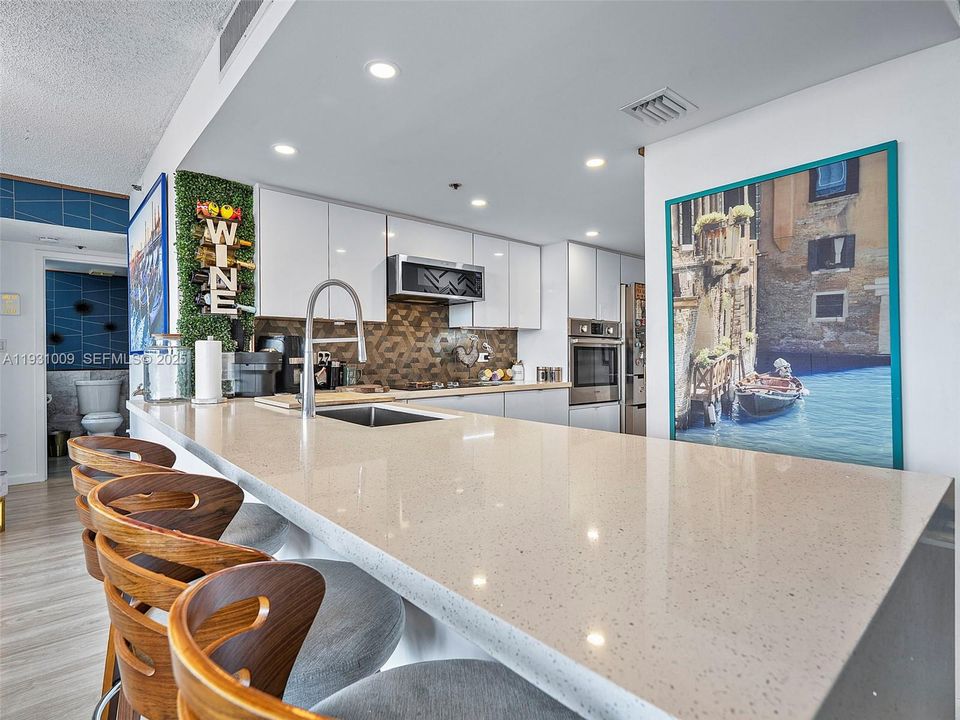 На продажу: $525,000 (2 спален, 2 ванн, 1061 Квадратных фут)