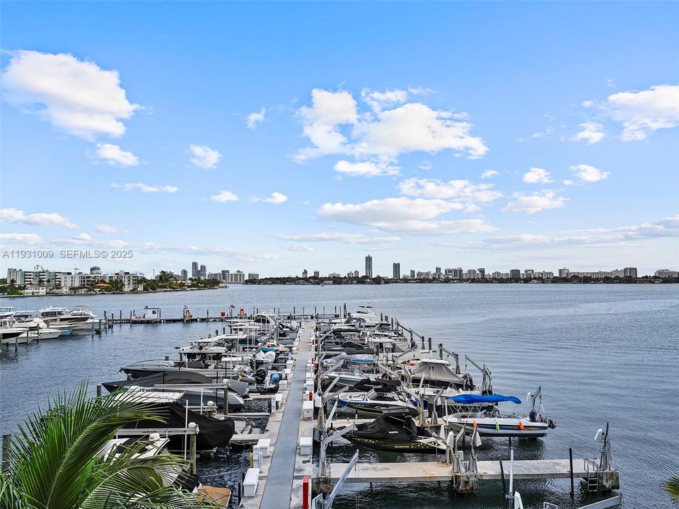 На продажу: $525,000 (2 спален, 2 ванн, 1061 Квадратных фут)