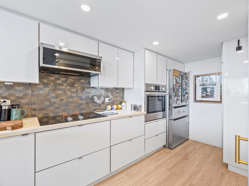 На продажу: $525,000 (2 спален, 2 ванн, 1061 Квадратных фут)