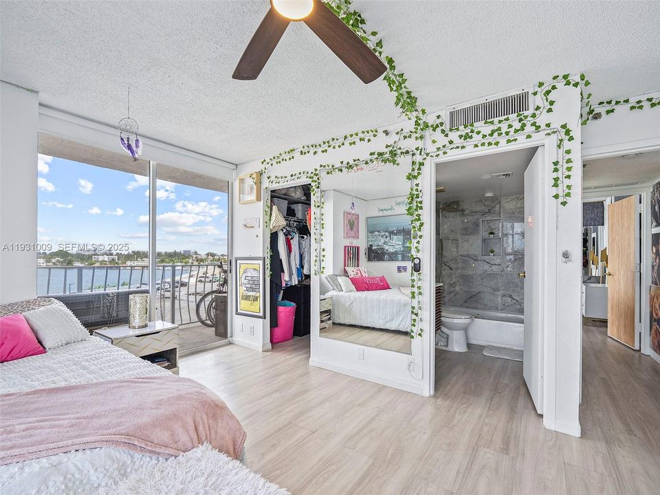 На продажу: $525,000 (2 спален, 2 ванн, 1061 Квадратных фут)