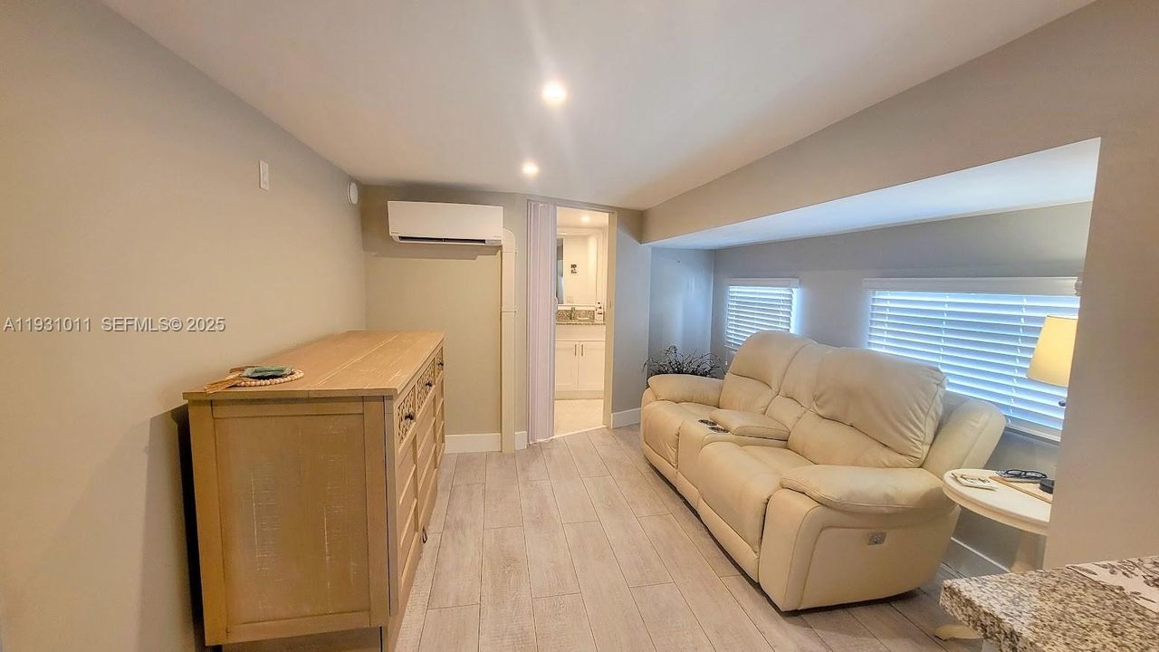 На продажу: $89,900 (1 спален, 1 ванн, 0 Квадратных фут)