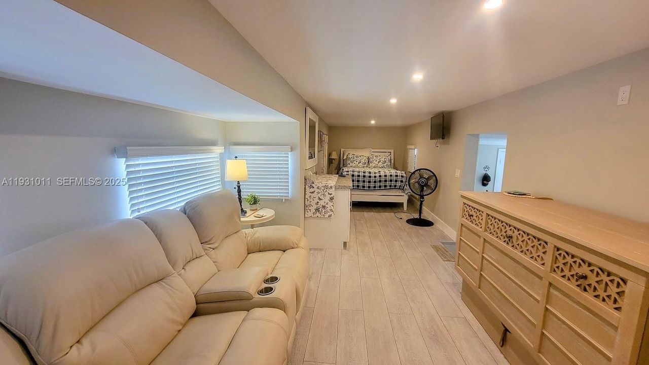 На продажу: $89,900 (1 спален, 1 ванн, 0 Квадратных фут)