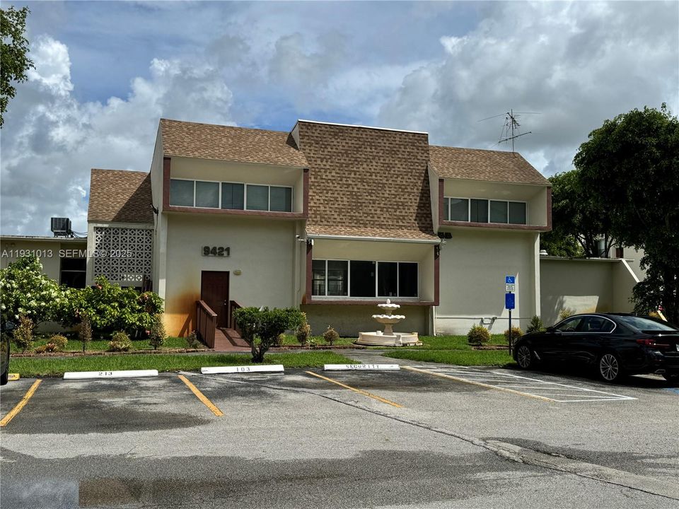 : $280,000 (2 beds, 2 baths, 1086 Square Feet)