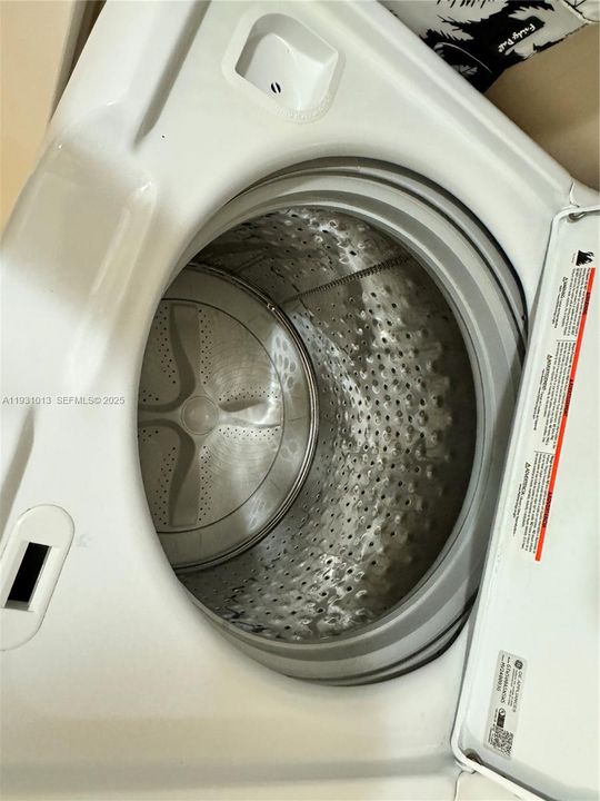 : $280,000 (2 beds, 2 baths, 1086 Square Feet)