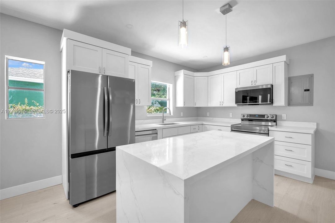 На продажу: $779,000 (0 спален, 0 ванн, 1556 Квадратных фут)