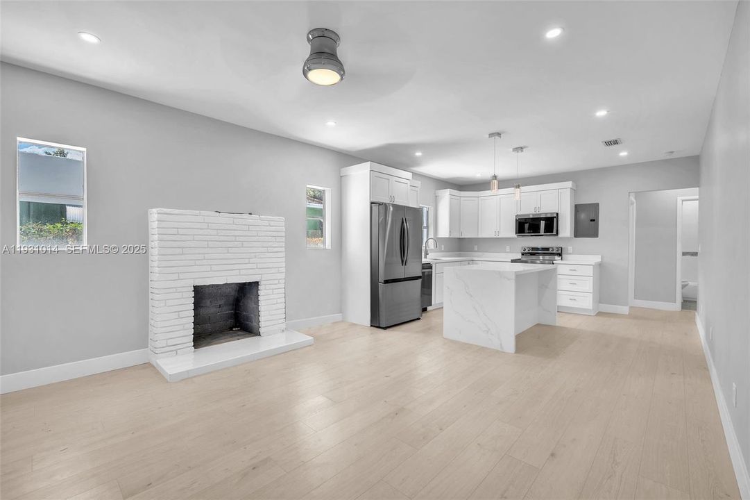 На продажу: $779,000 (0 спален, 0 ванн, 1556 Квадратных фут)