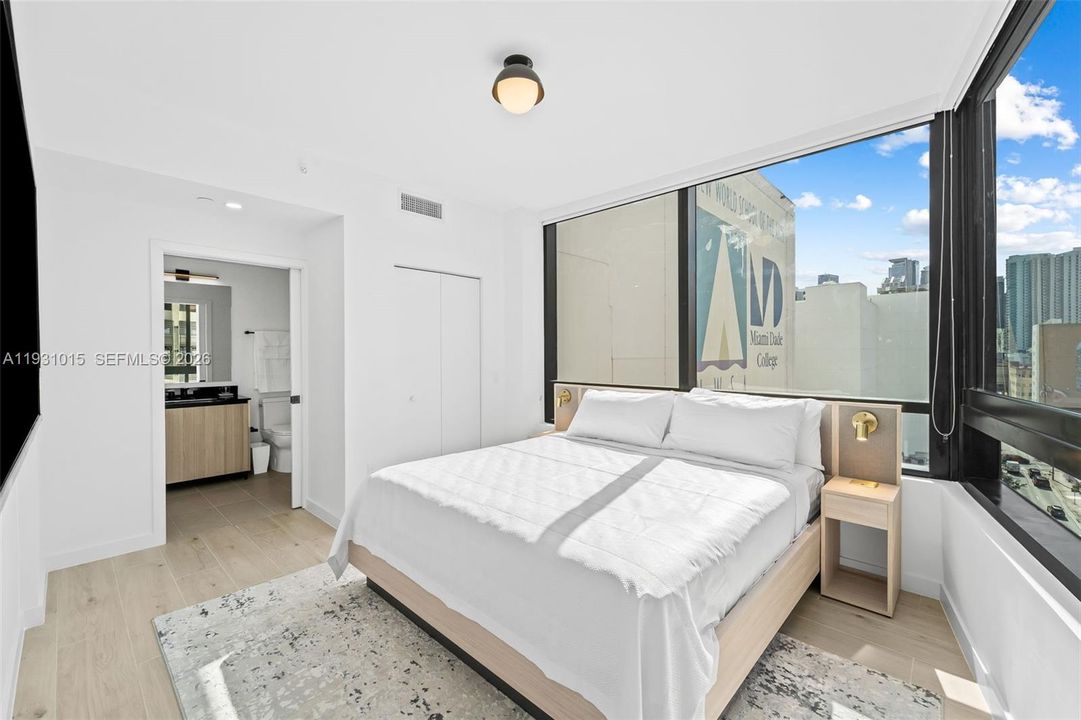 На продажу: $825,000 (2 спален, 2 ванн, 0 Квадратных фут)