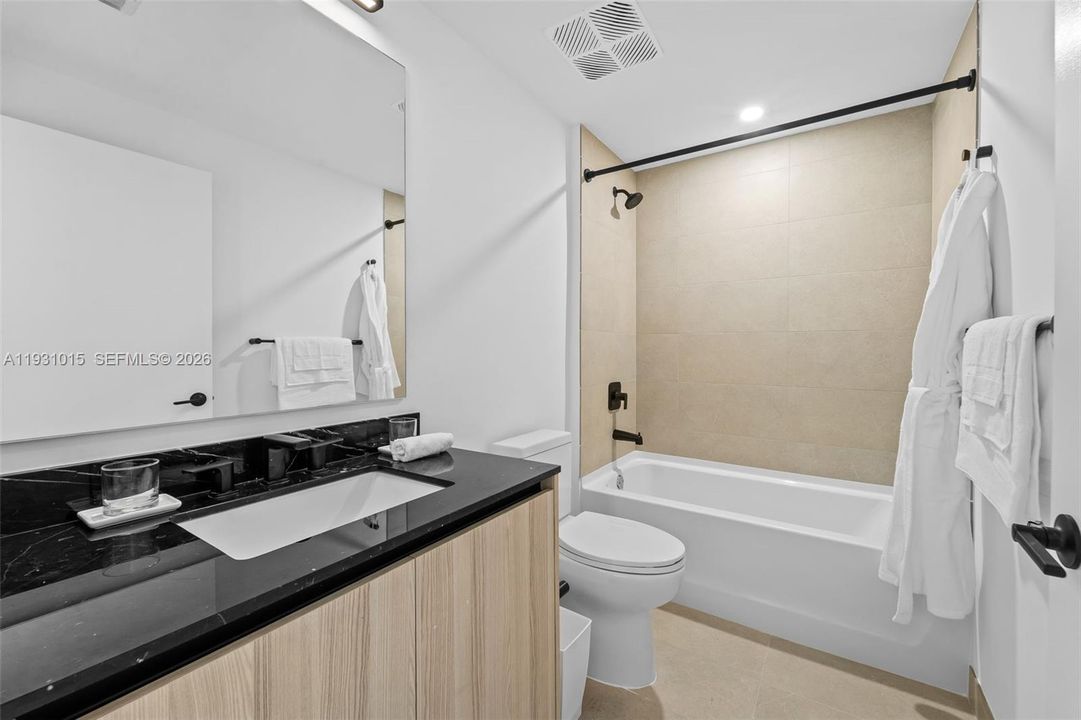 На продажу: $825,000 (2 спален, 2 ванн, 0 Квадратных фут)