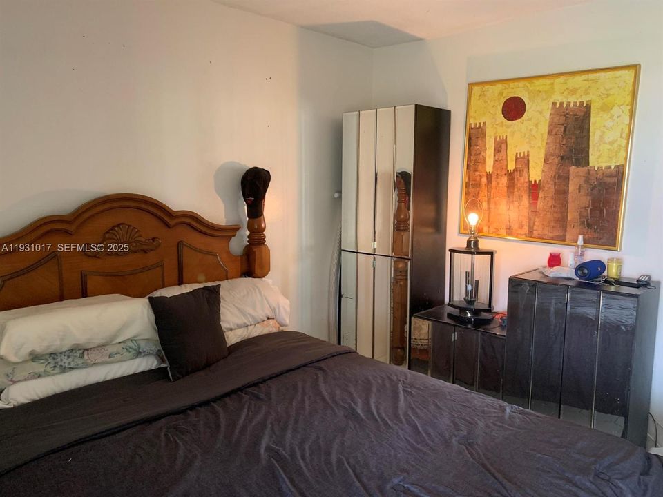 出租: $1,300 (1 贝兹, 1 浴室, 615 平方英尺)