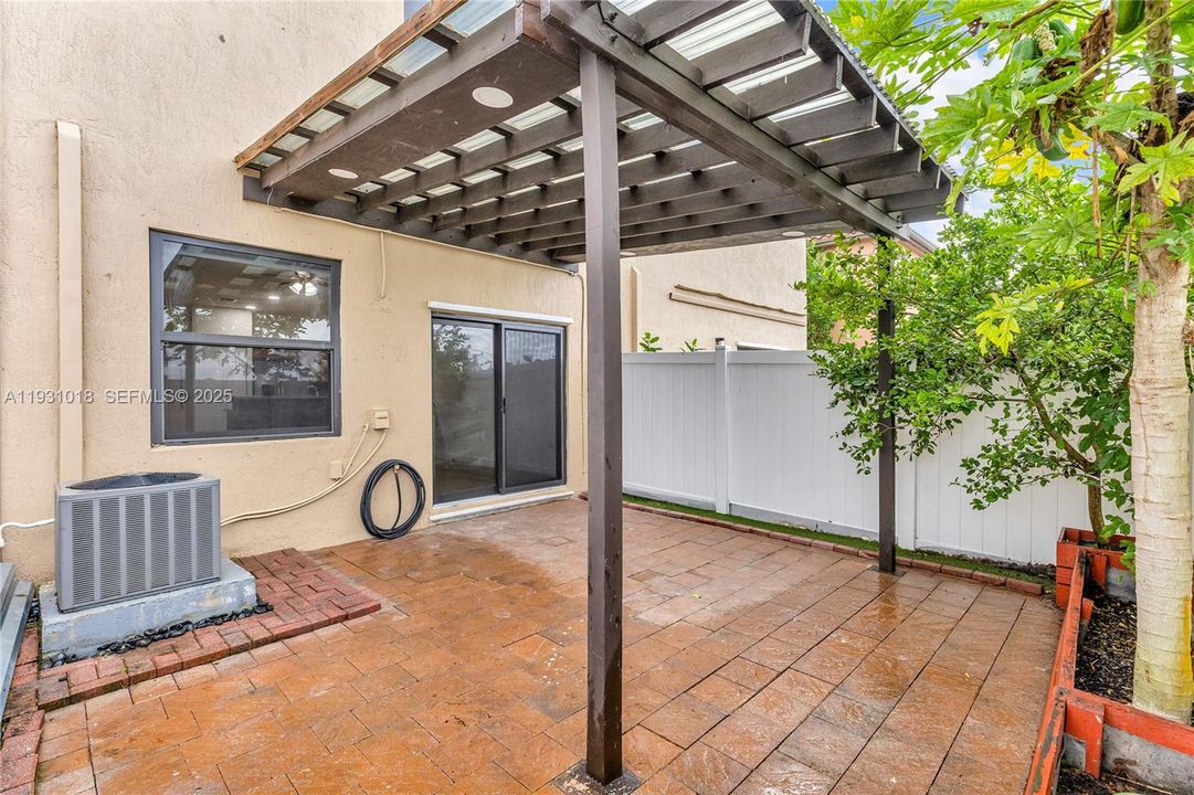 For Sale: $485,000 (3 beds, 2 baths, 1545 Square Feet)