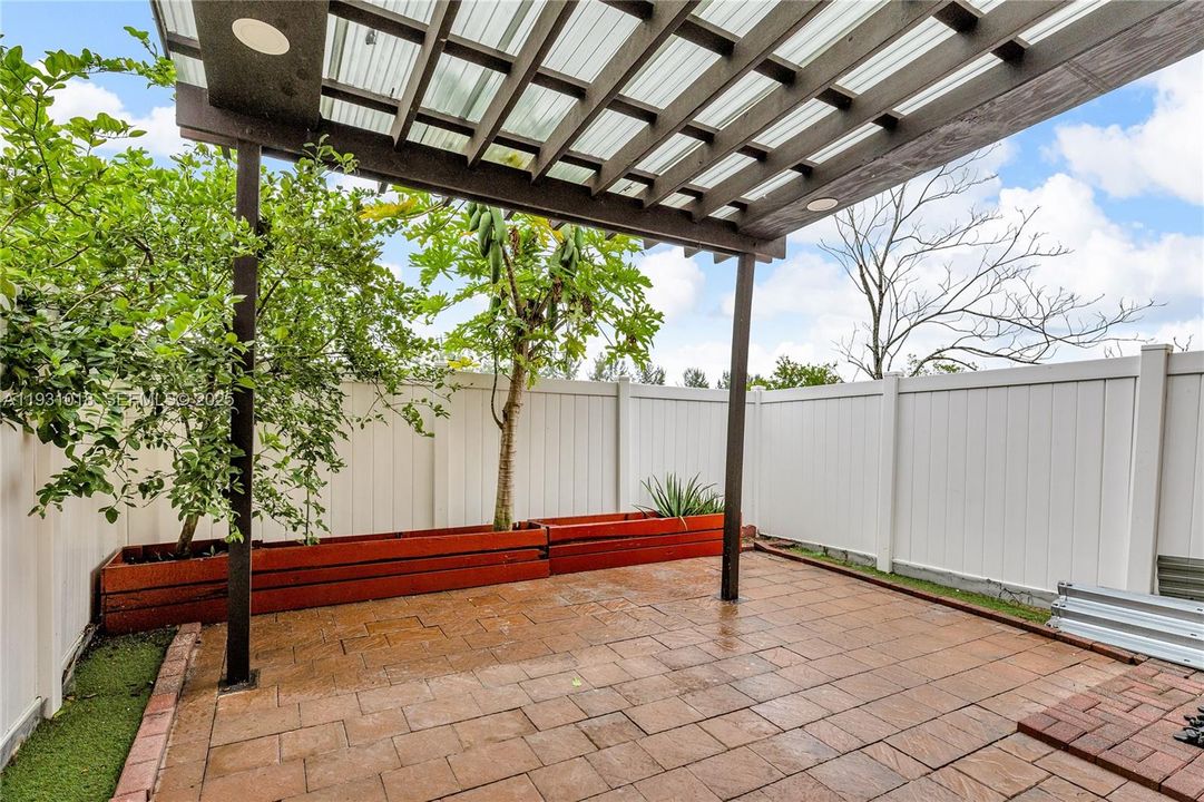 For Sale: $485,000 (3 beds, 2 baths, 1545 Square Feet)