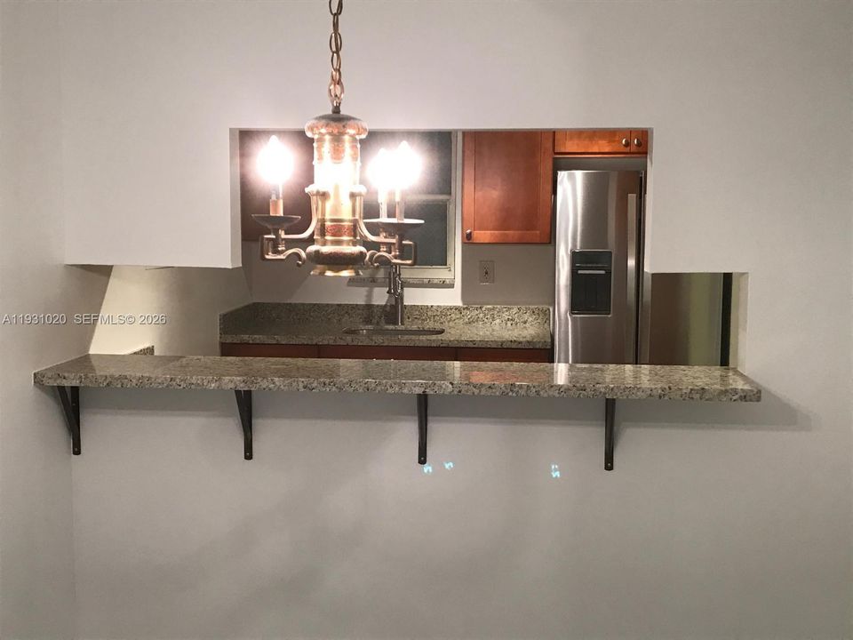 For Sale: $265,000 (2 beds, 1 baths, 775 Square Feet)