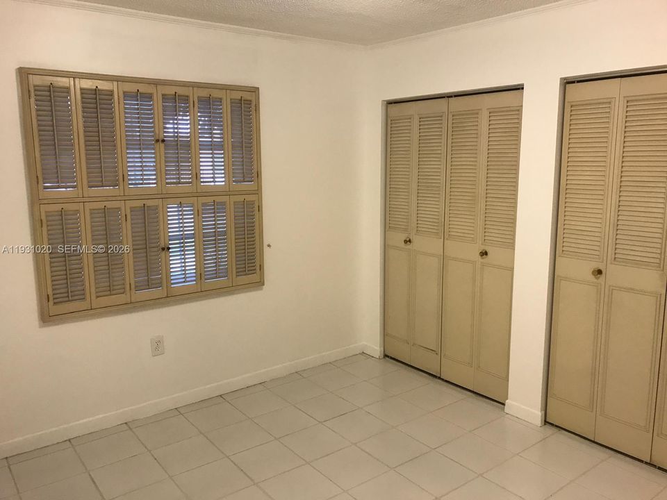 For Sale: $265,000 (2 beds, 1 baths, 775 Square Feet)