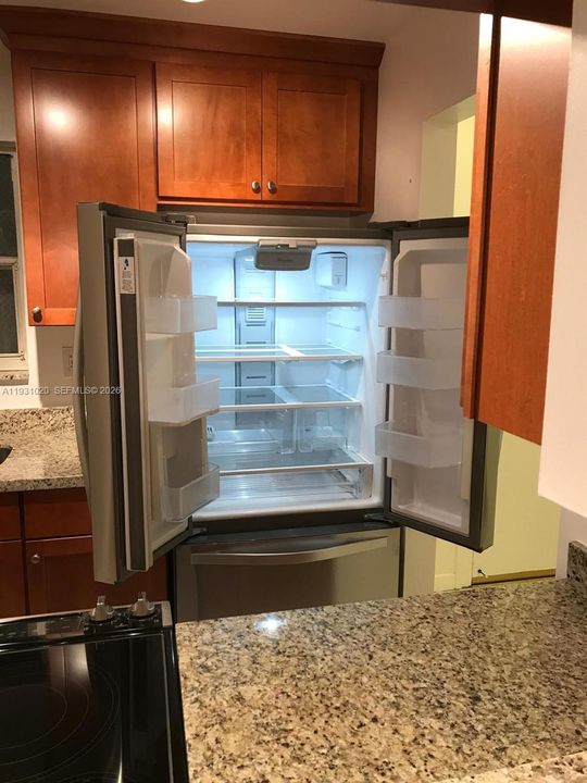 For Sale: $265,000 (2 beds, 1 baths, 775 Square Feet)